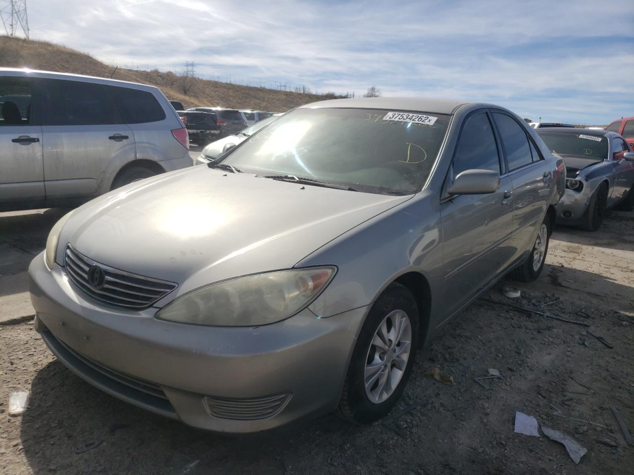 Photo 2 from auction – 2005 TOYOTA CAMRY LE with VIN 4T1BE32K95U981015