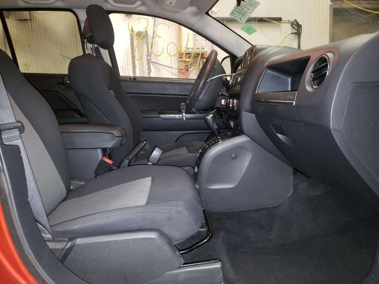 Photo 5 from auction – 2010 JEEP COMPASS SP with VIN 1J4NF4FB6AD505906