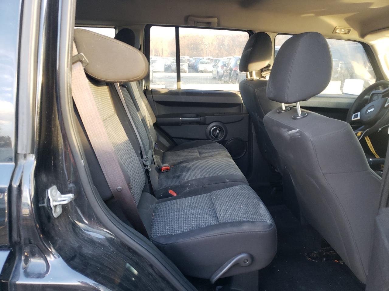 صورة رقم 6 من المزاد - 2010 JEEP COMMANDER مع VIN 1J4RG4GK8AC106854