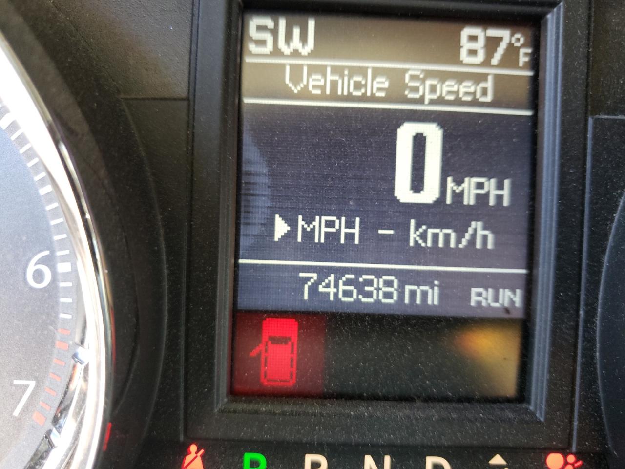 Photo 8 from auction – 2014 CHRYSLER TOWN & COU with VIN 2C4RC1BGXER192152