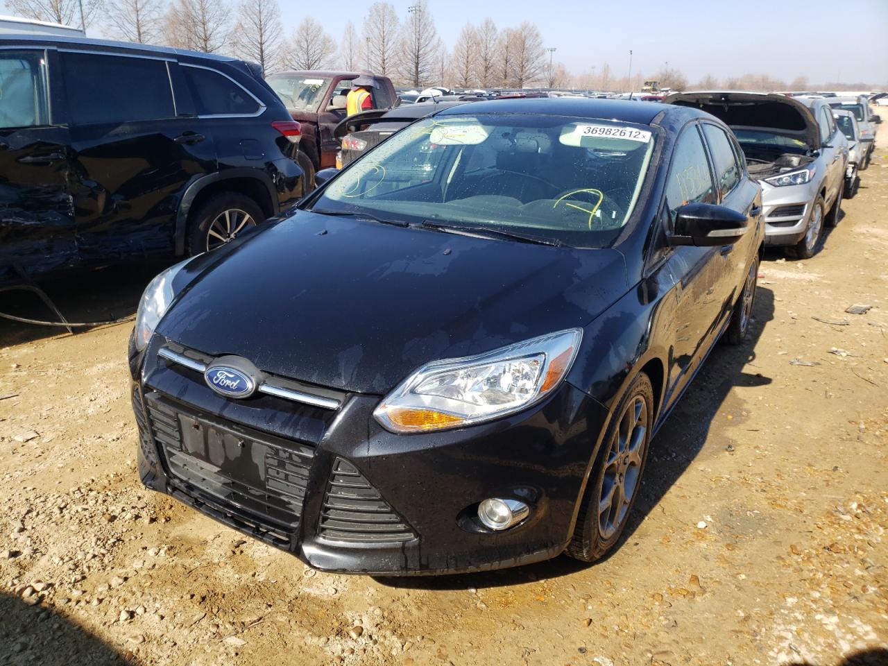 Photo 2 from auction – 2014 FORD FOCUS SE with VIN 1FADP3K22EL450595