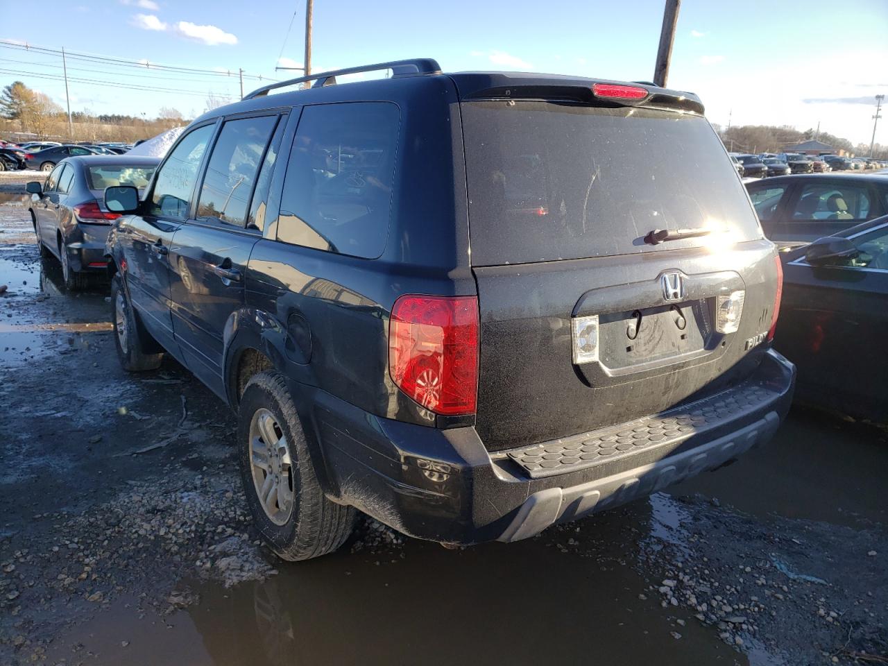 Photo 3 from auction – 2005 HONDA PILOT EXL with VIN 2HKYF186X5H565964
