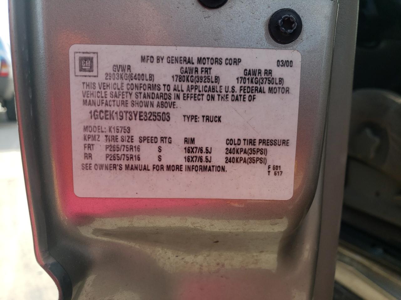 Photo 10 from auction – 2000 CHEVROLET SILVERADO with VIN 1GCEK19T3YE325503