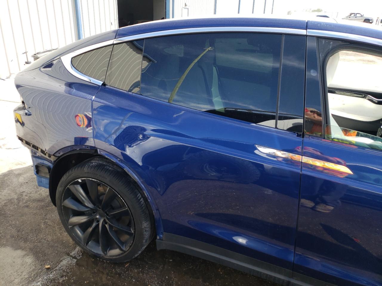 Photo 6 from auction – 2021 TESLA MODEL X with VIN 5YJXCDE2XMF322871
