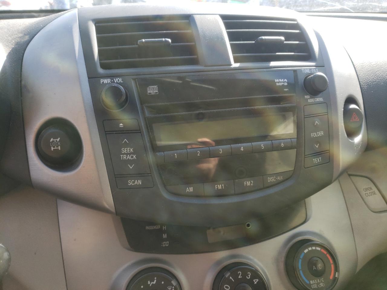 Photo 9 from auction – 2006 TOYOTA RAV4 with VIN JTMBD33V465005266