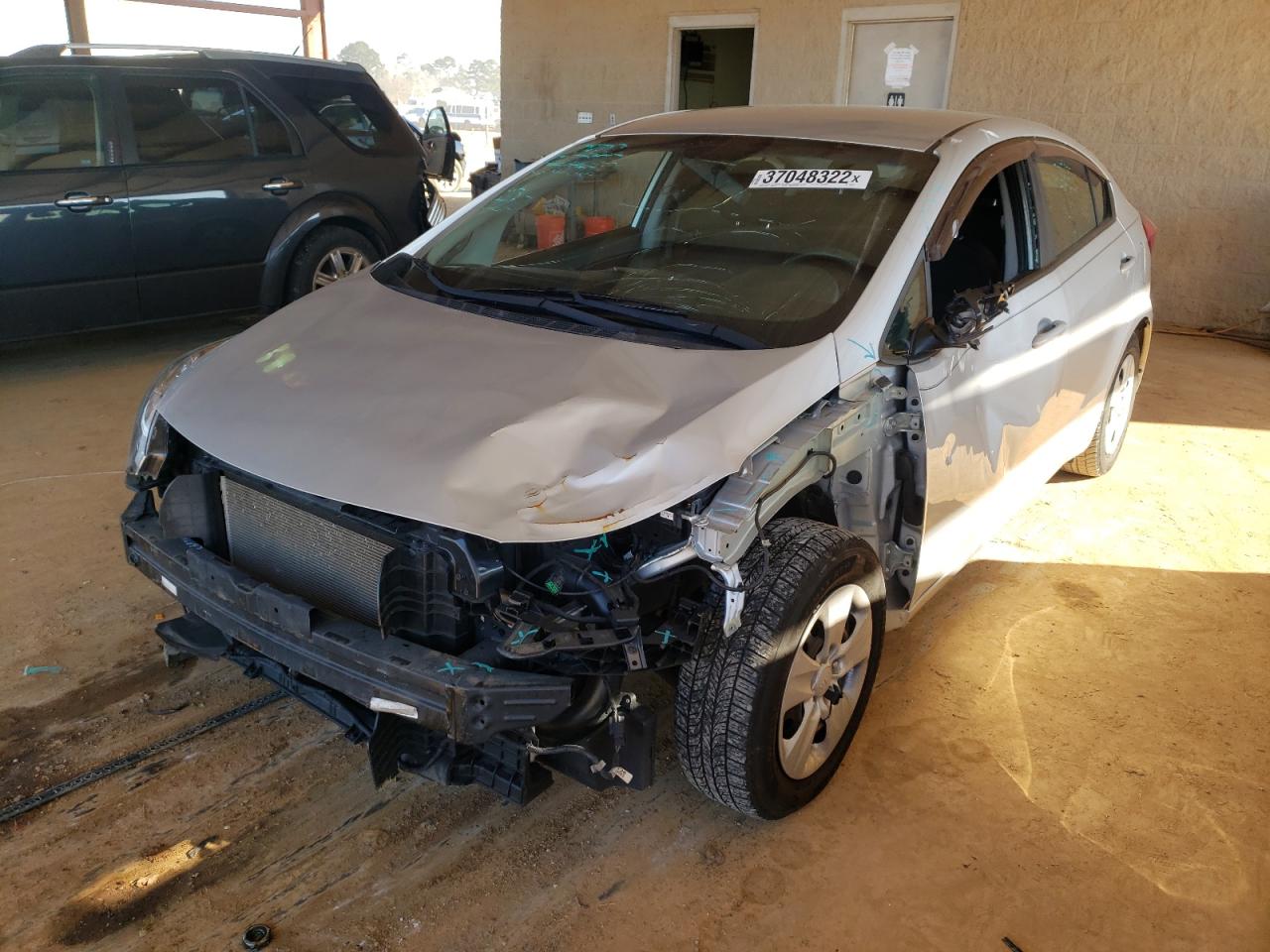 Photo 2 from auction – 2016 KIA FORTE LX with VIN KNAFK4A61G5588936