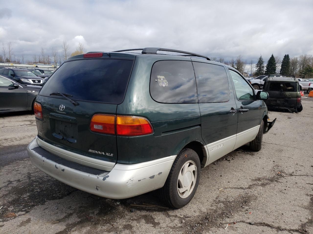 Photo 4 from auction – 2000 TOYOTA SIENNA LE with VIN 4T3ZF13C5YU265005