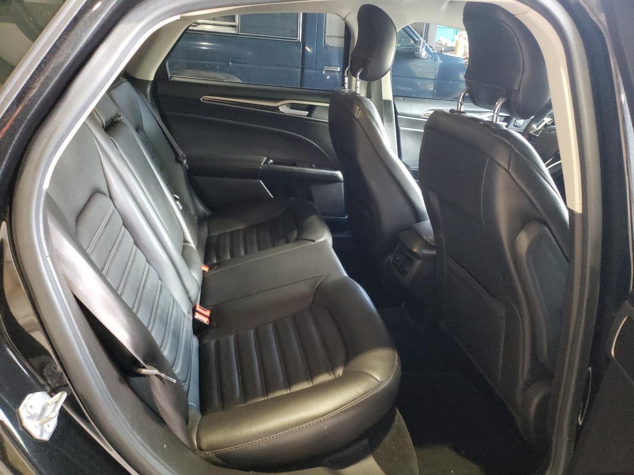Photo 6 from auction – 2015 FORD FUSION SE with VIN 3FA6P0HD3FR118734