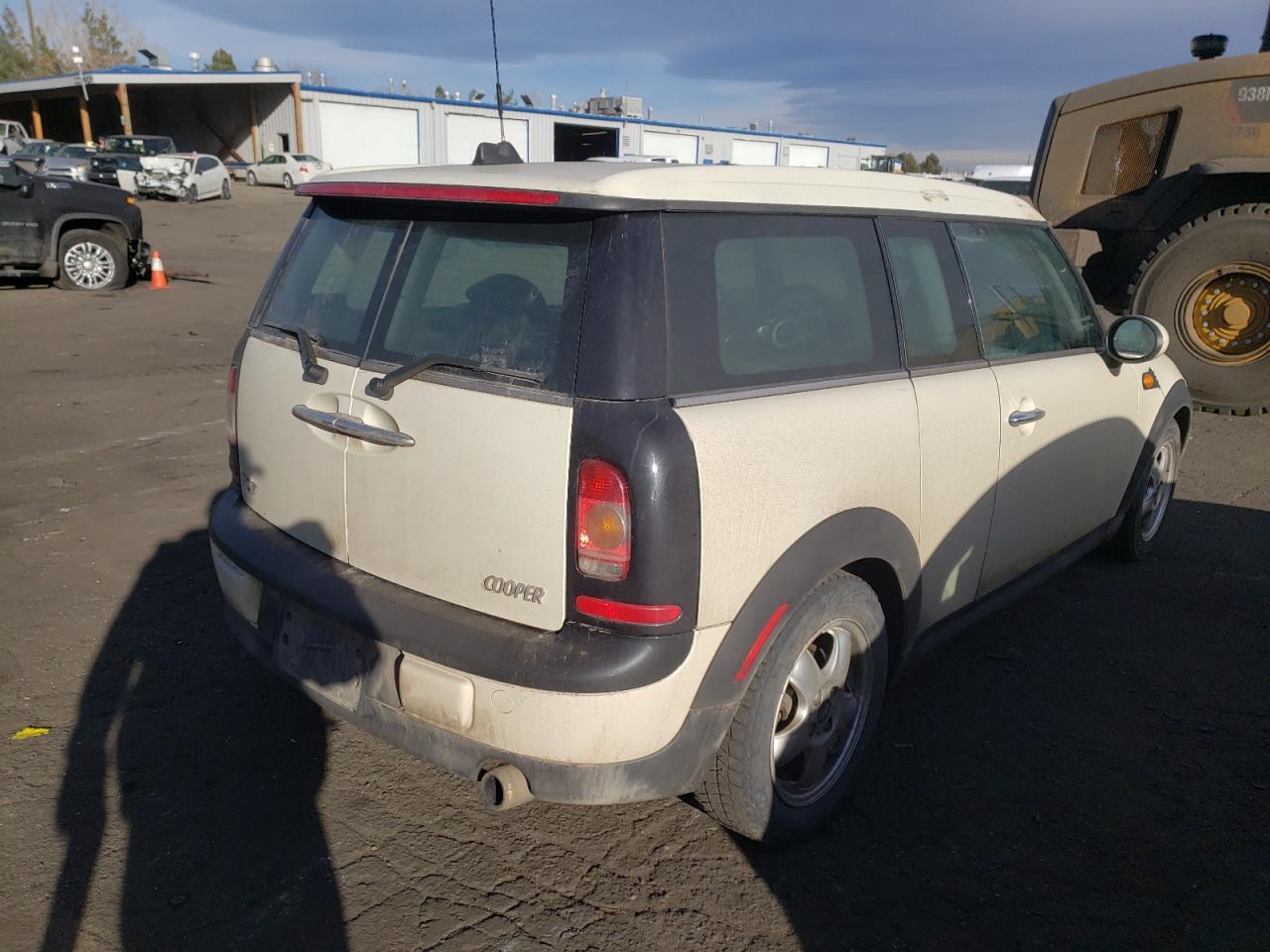 Photo 4 from auction – 2008 MINI COOPER CLU with VIN WMWML33548TN68065