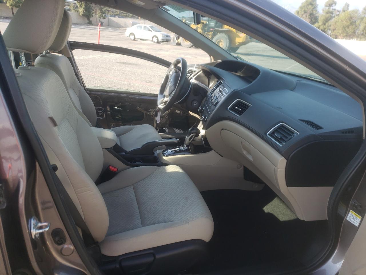 Photo 5 from auction – 2014 HONDA CIVIC LX with VIN 19XFB2F53EE263732