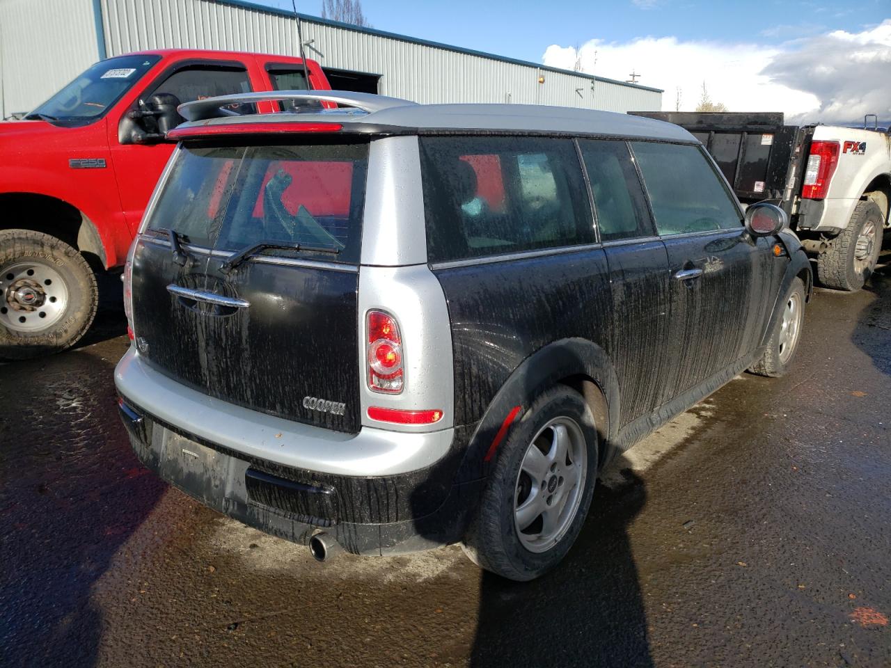 Photo 4 from auction – 2011 MINI COOPER CLU with VIN WMWZF3C52BTX81746