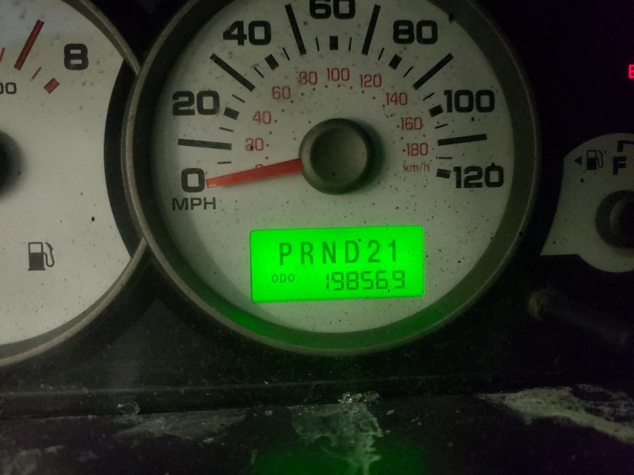Photo 8 from auction – 2005 FORD ESCAPE XLT with VIN 1FMYU93155KC92574