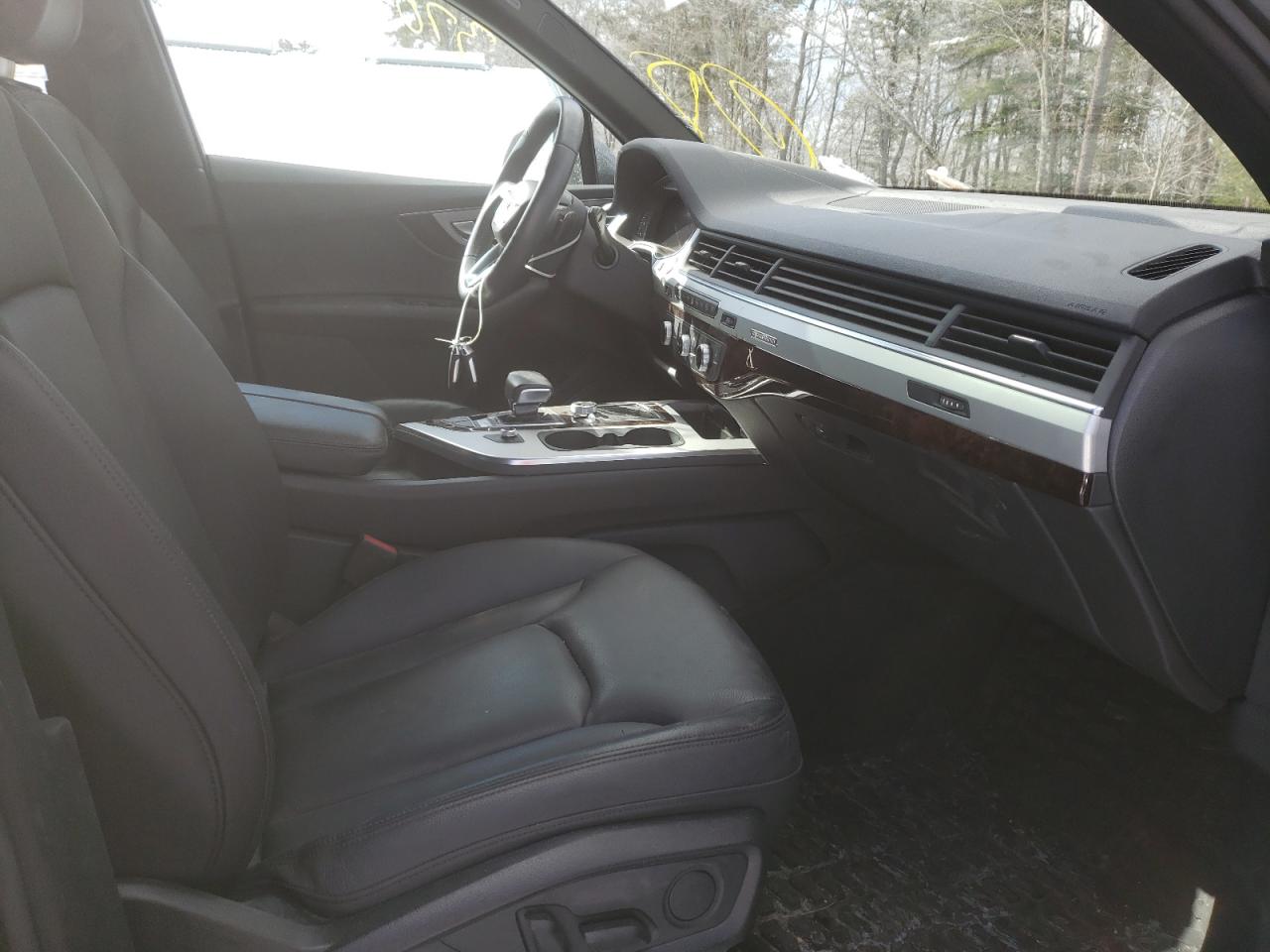 Photo 5 from auction – 2019 AUDI Q7 PREMIUM with VIN WA1LHAF7XKD027745