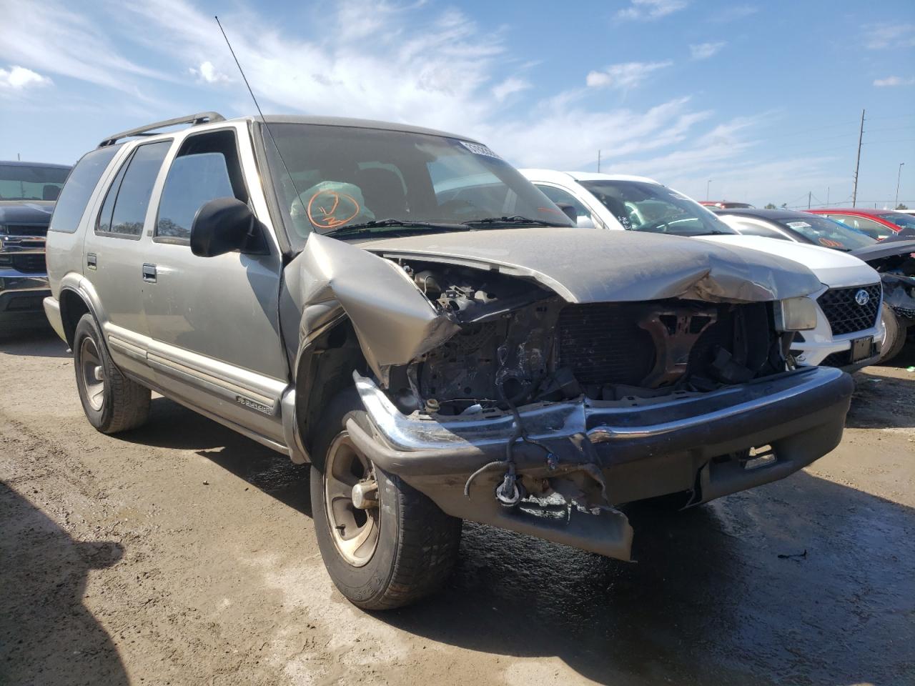 CHEVROLET BLAZER 1999 with VIN 1GNCS13W0X2151424 - Photo from auction