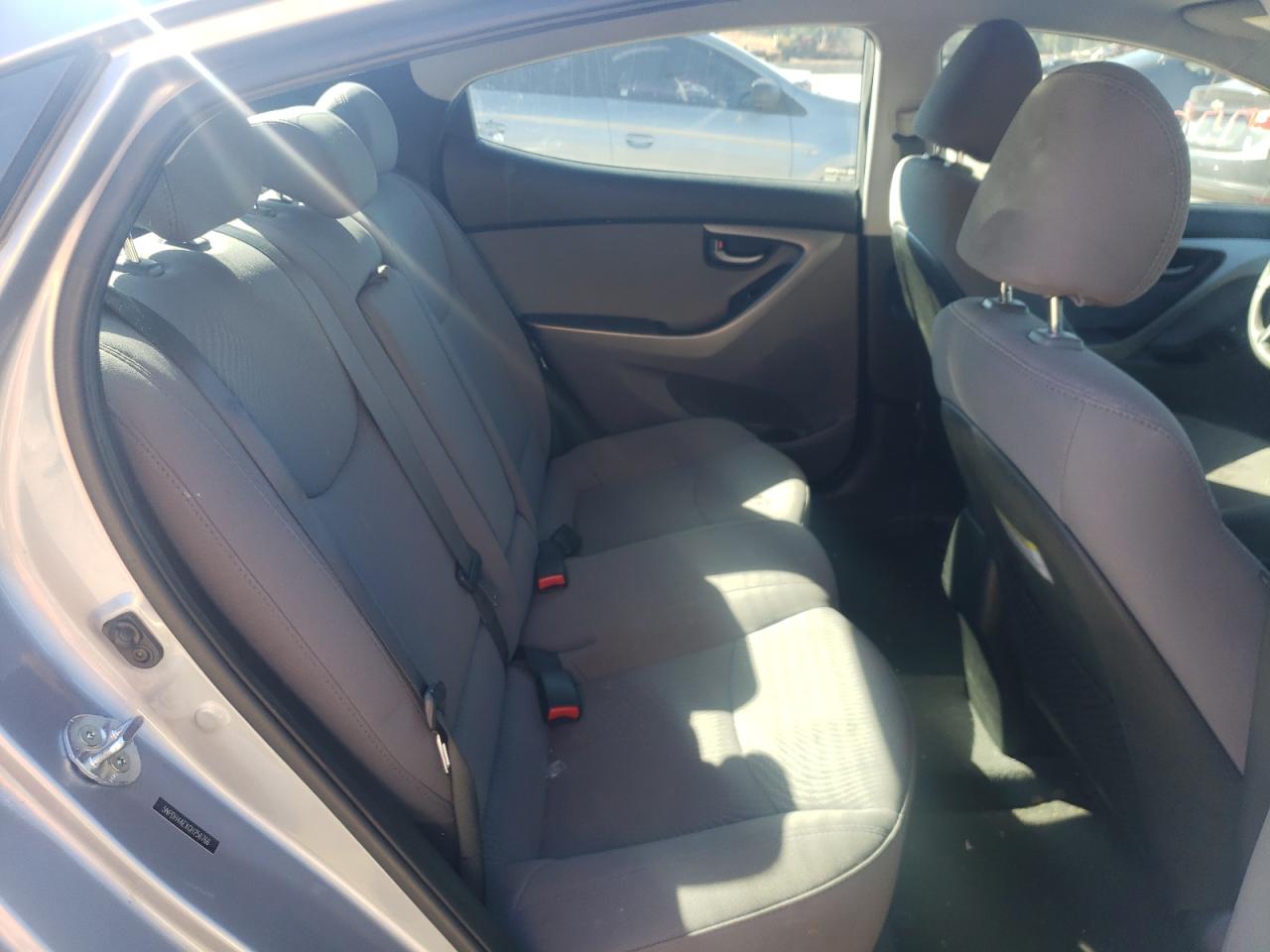 Photo 6 from auction – 2016 HYUNDAI ELANTRA SE with VIN 5NPDH4AEXGH756766