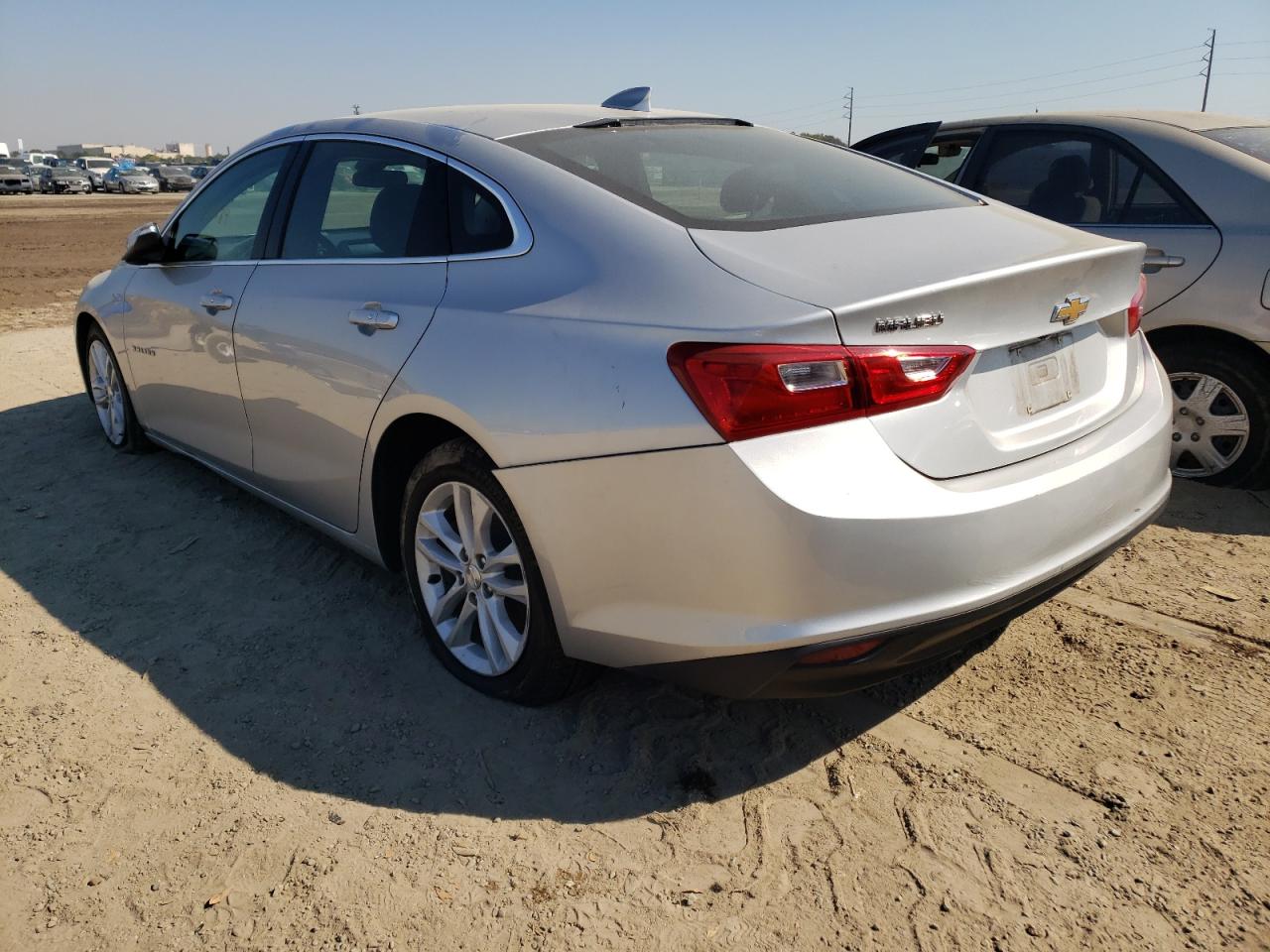 Photo 3 from auction – 2017 CHEVROLET MALIBU LT with VIN 1G1ZE5ST7HF177448