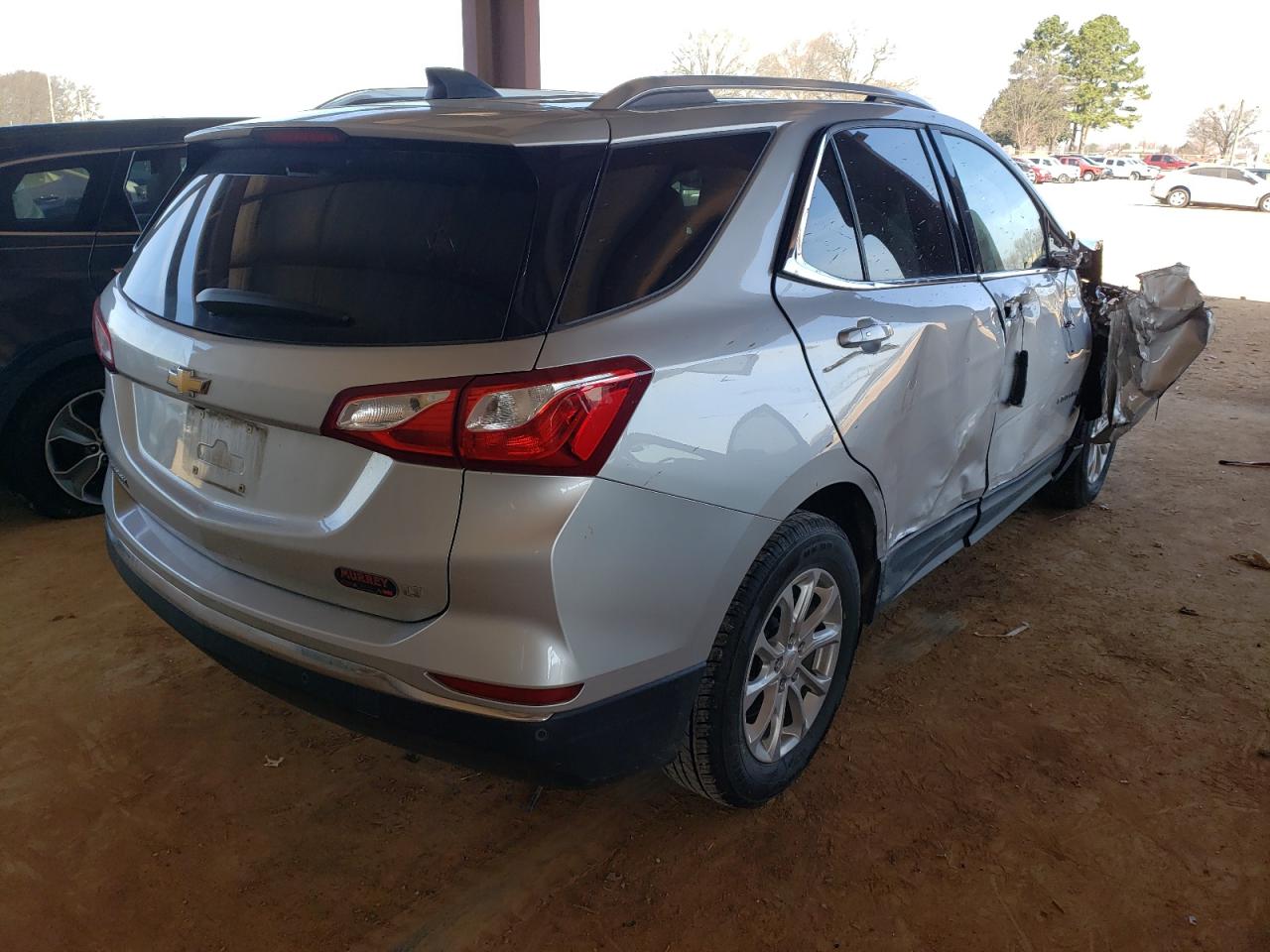 Photo 4 from auction – 2018 CHEVROLET EQUINOX LT with VIN 3GNAXJEV9JS508981
