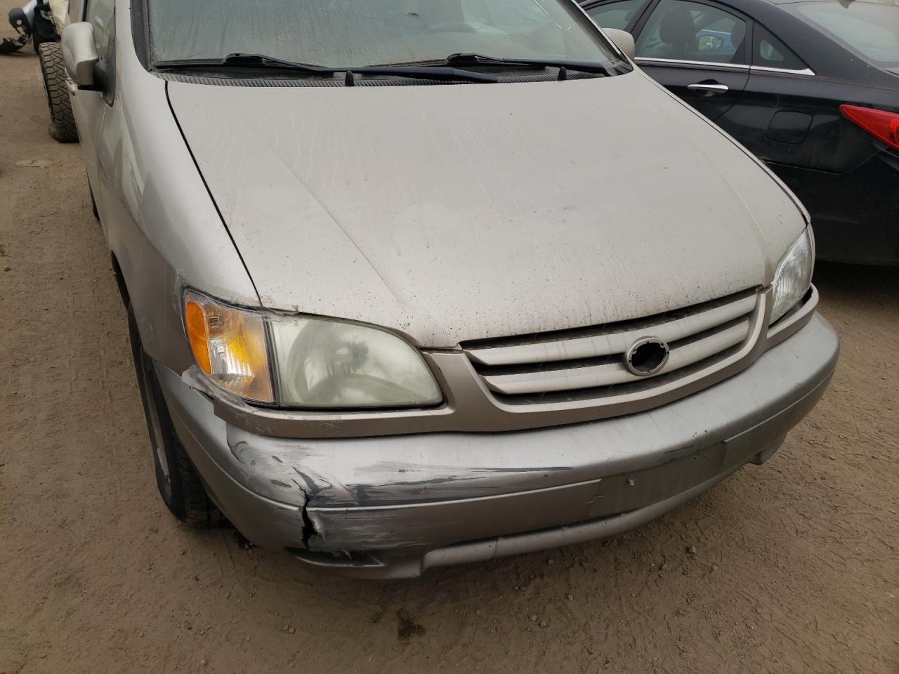 Photo 9 from auction – 2003 TOYOTA SIENNA LE with VIN 4T3ZF13CX3U521082