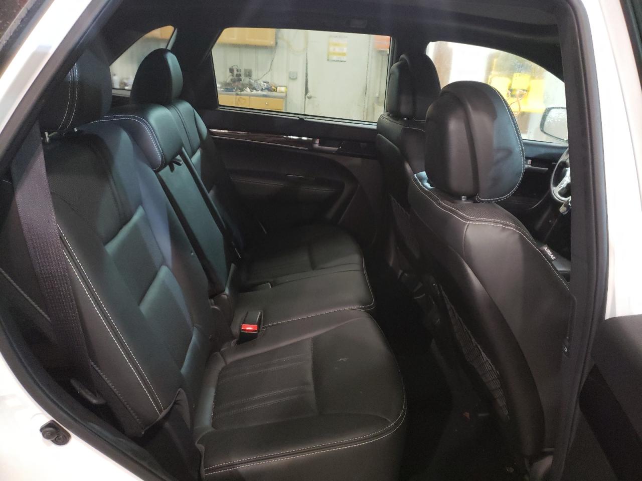 Photo 6 from auction – 2015 KIA SORENTO SX with VIN 5XYKW4A73FG612822