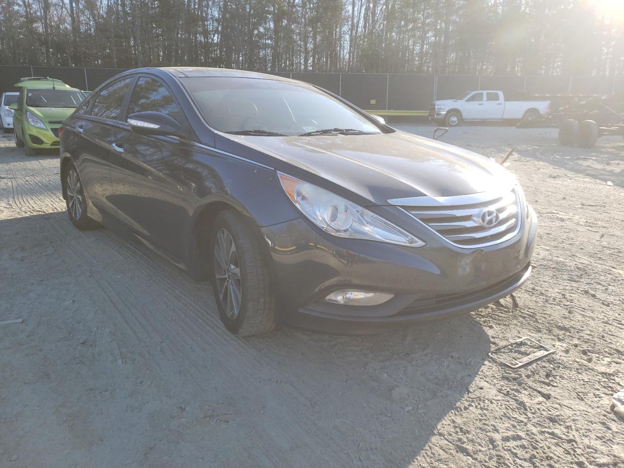 Photo 1 from auction – 2014 HYUNDAI SONATA SE with VIN 5NPEC4AC5EH843411
