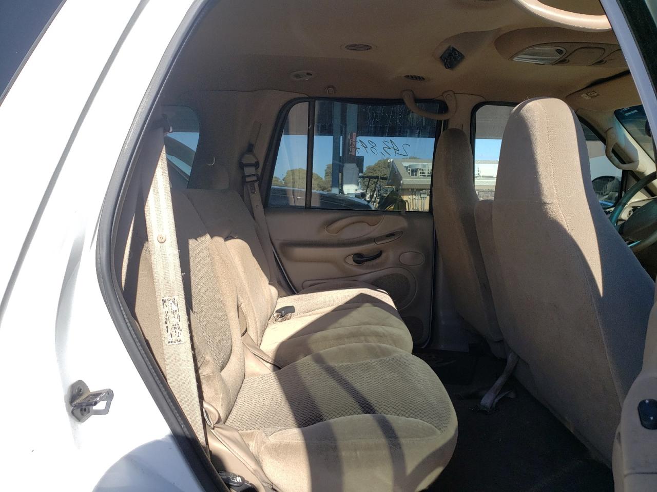 Photo 6 from auction – 2001 FORD EXPEDITION with VIN 1FMPU16L41LB73767