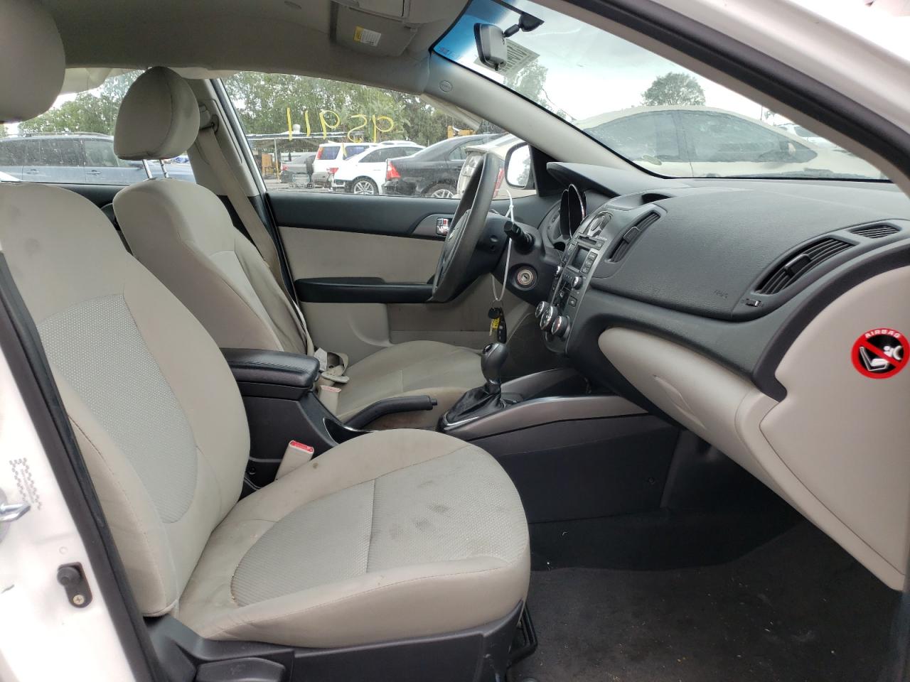Photo 5 from auction – 2013 KIA FORTE EX with VIN KNAFU4A22D5650850