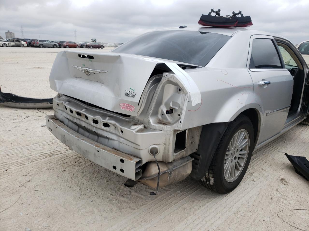 Photo 9 from auction – 2010 CHRYSLER 300 TOURIN with VIN 2C3CA5CV3AH264572