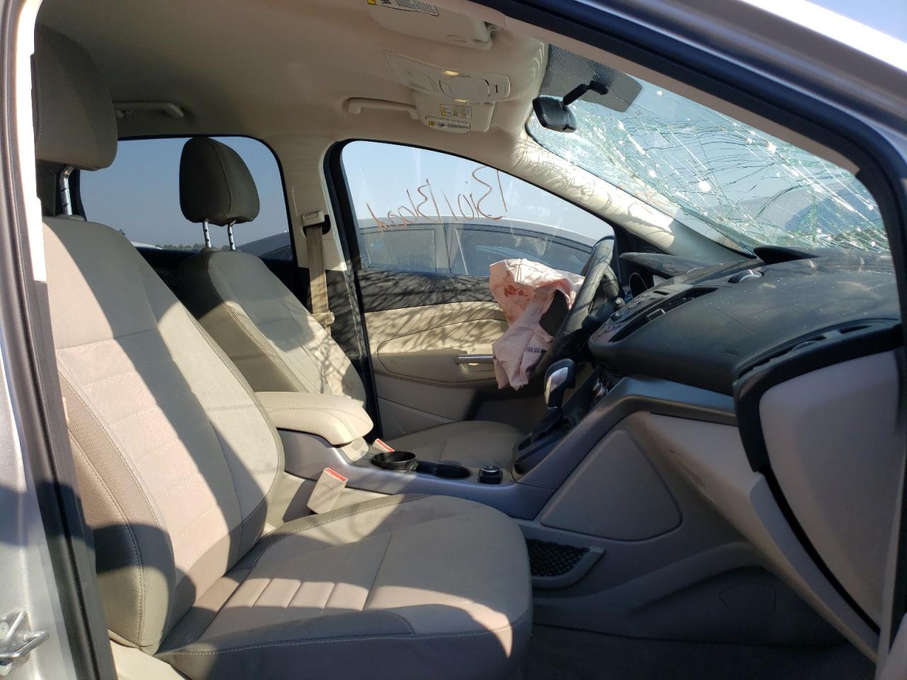 Photo 5 from auction – 2016 FORD ESCAPE SE with VIN 1FMCU0GX6GUB09002