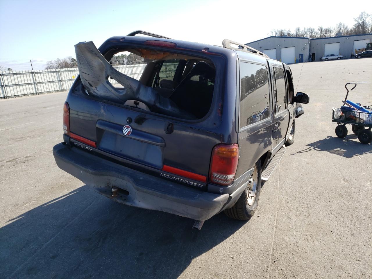 Photo 4 from auction – 2001 MERCURY MOUNTAINEE with VIN 4M2ZU86P81UJ08112