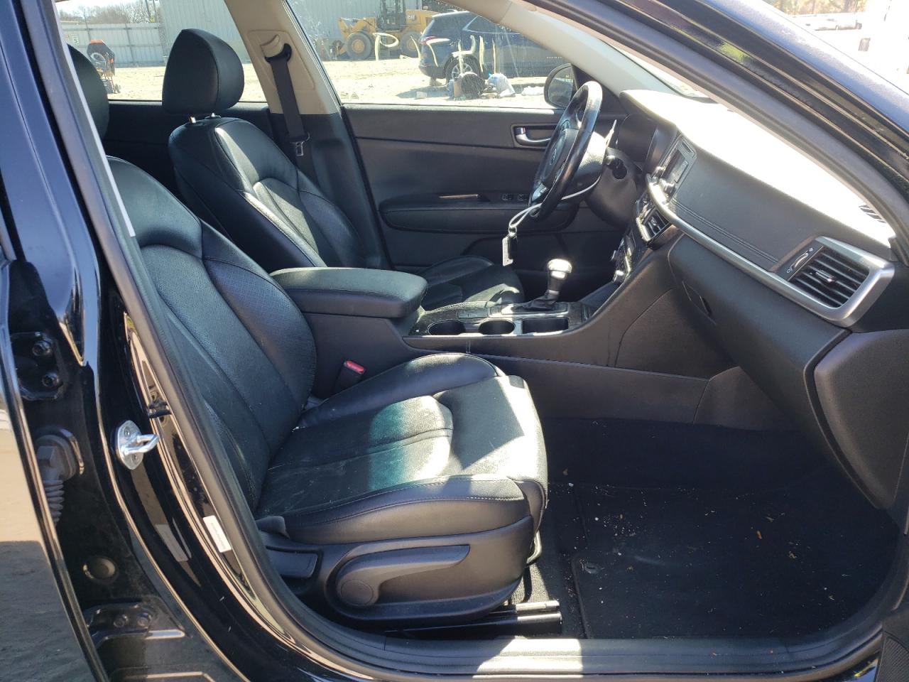 Photo 5 from auction – 2016 KIA OPTIMA EX with VIN 5XXGU4L35GG095258