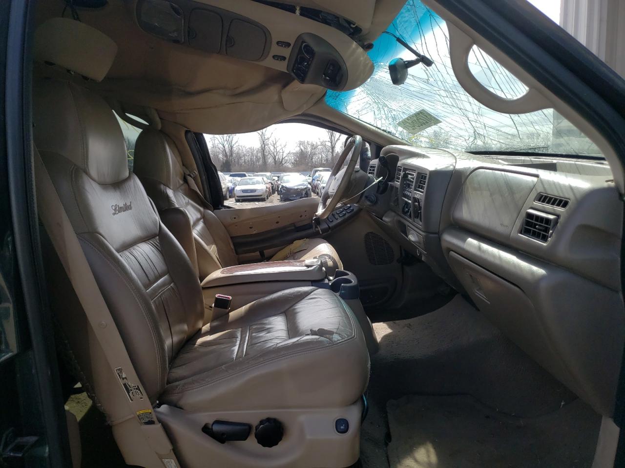 Photo 5 from auction – 2000 FORD EXCURSION with VIN 1FMSU43FXYEE35350
