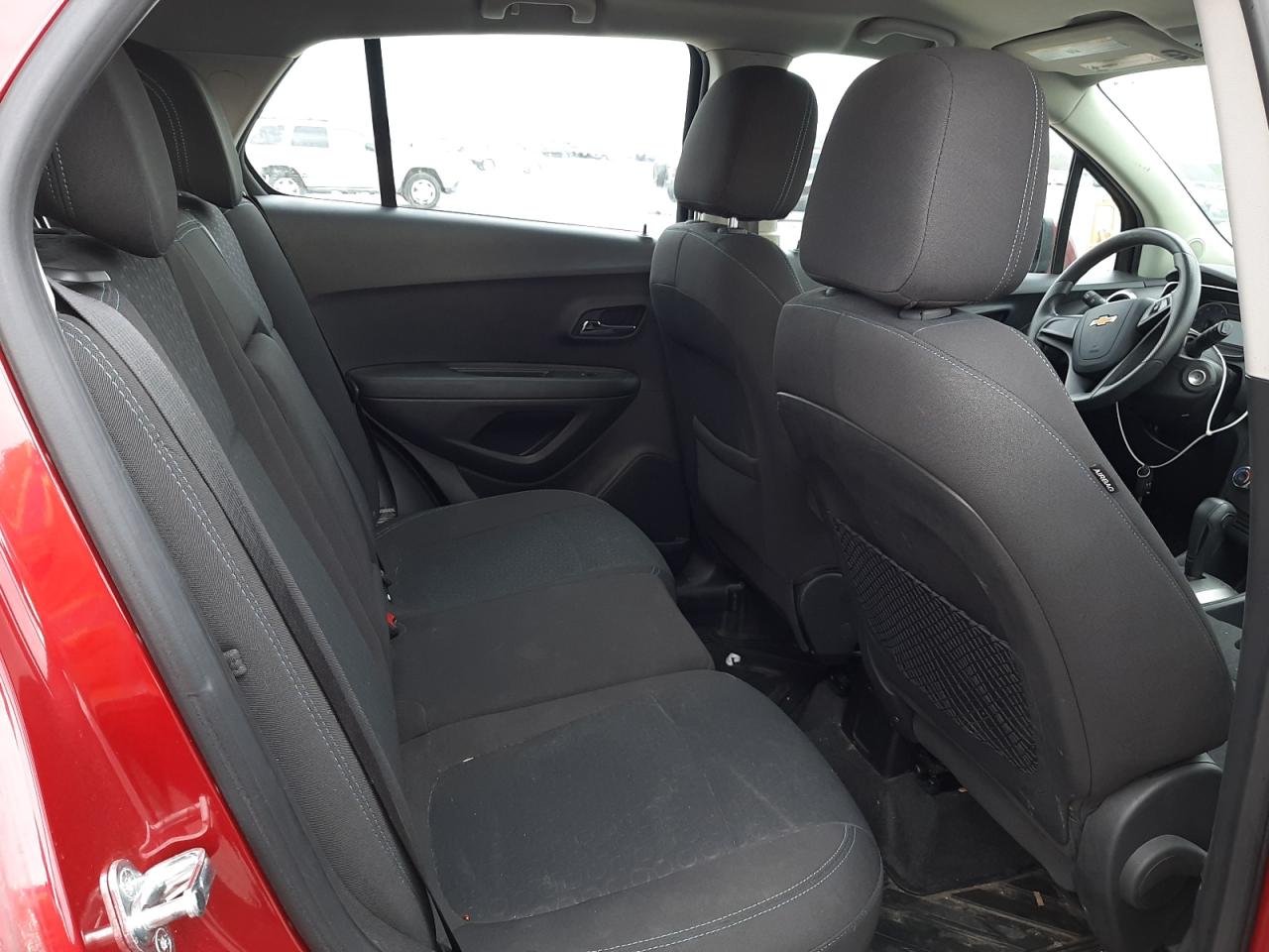 Photo 6 from auction – 2015 CHEVROLET TRAX LS with VIN KL7CJKSBXFB189402