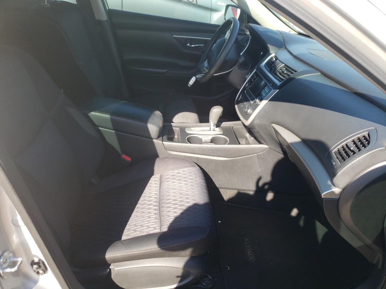 Photo 5 from auction – 2016 NISSAN ALTIMA 2.5 with VIN 1N4AL3AP1GN320729