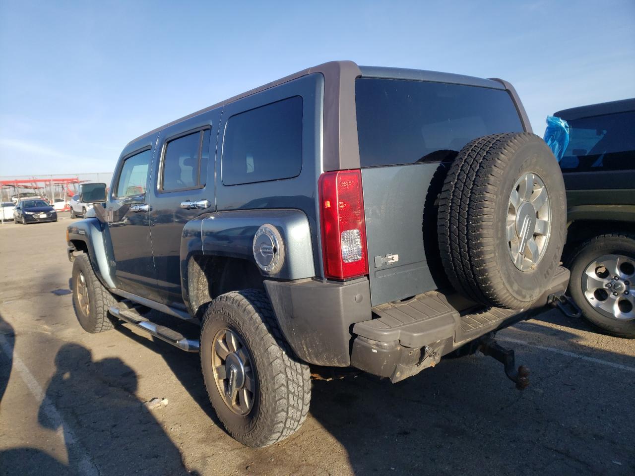 Photo 3 from auction – 2007 HUMMER H3 with VIN 5GTDN13E378185181