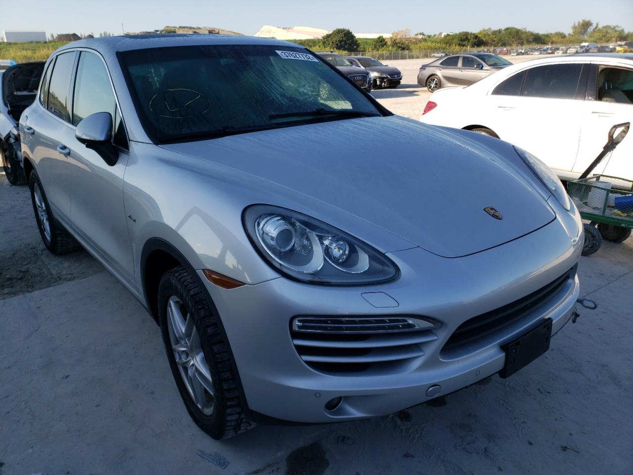 PORSCHE CAYENNE 2014 with VIN WP1AF2A28ELA36831 - Photo from auction