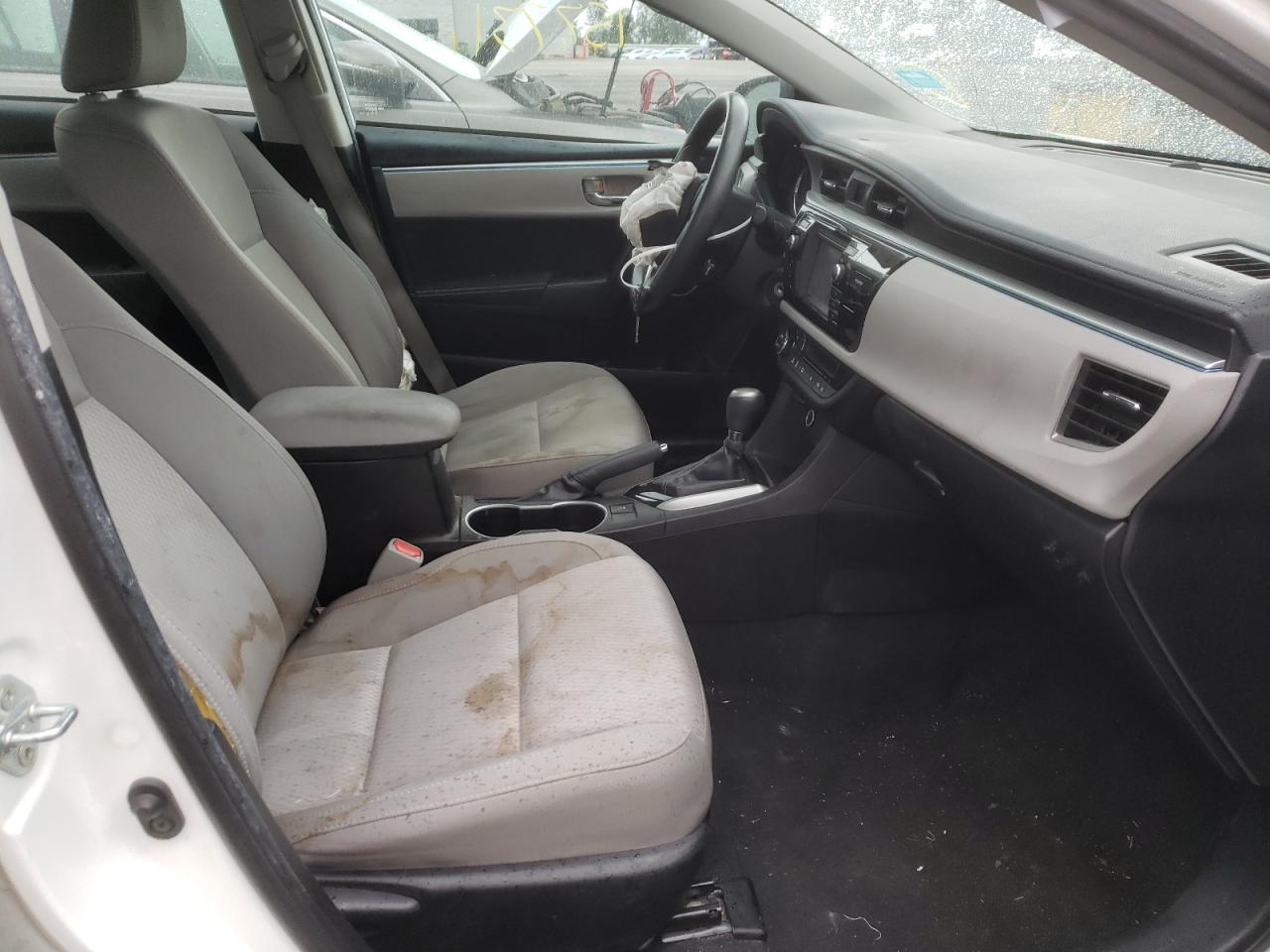 Photo 5 from auction – 2015 TOYOTA COROLLA L with VIN 5YFBURHE8FP225850
