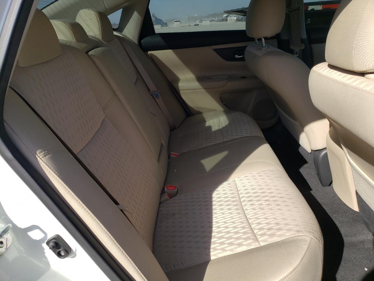 Photo 6 from auction – 2016 NISSAN ALTIMA 2.5 with VIN 1N4AL3AP3GC262974