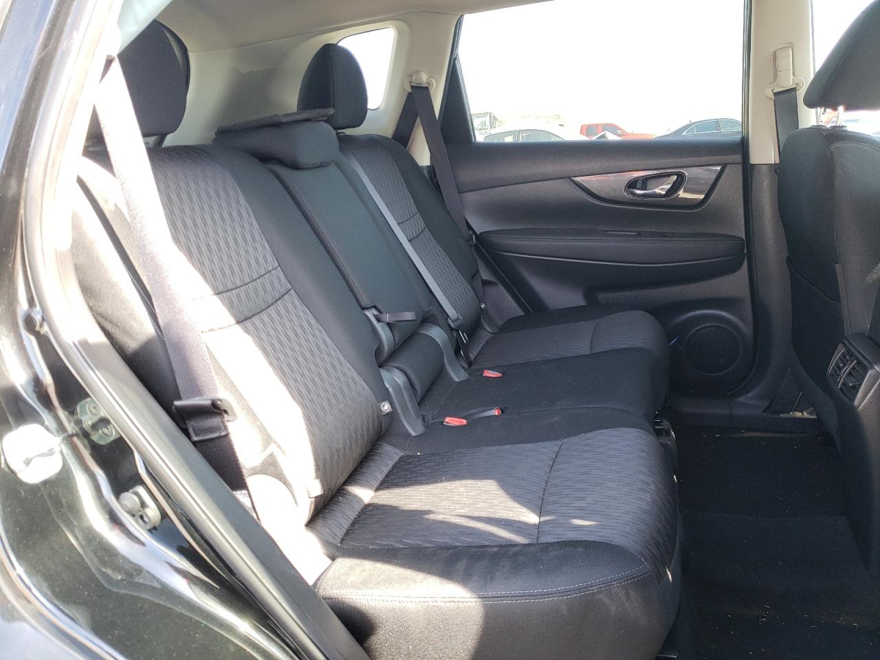 Photo 6 from auction – 2018 NISSAN ROGUE S with VIN KNMAT2MV1JP519905
