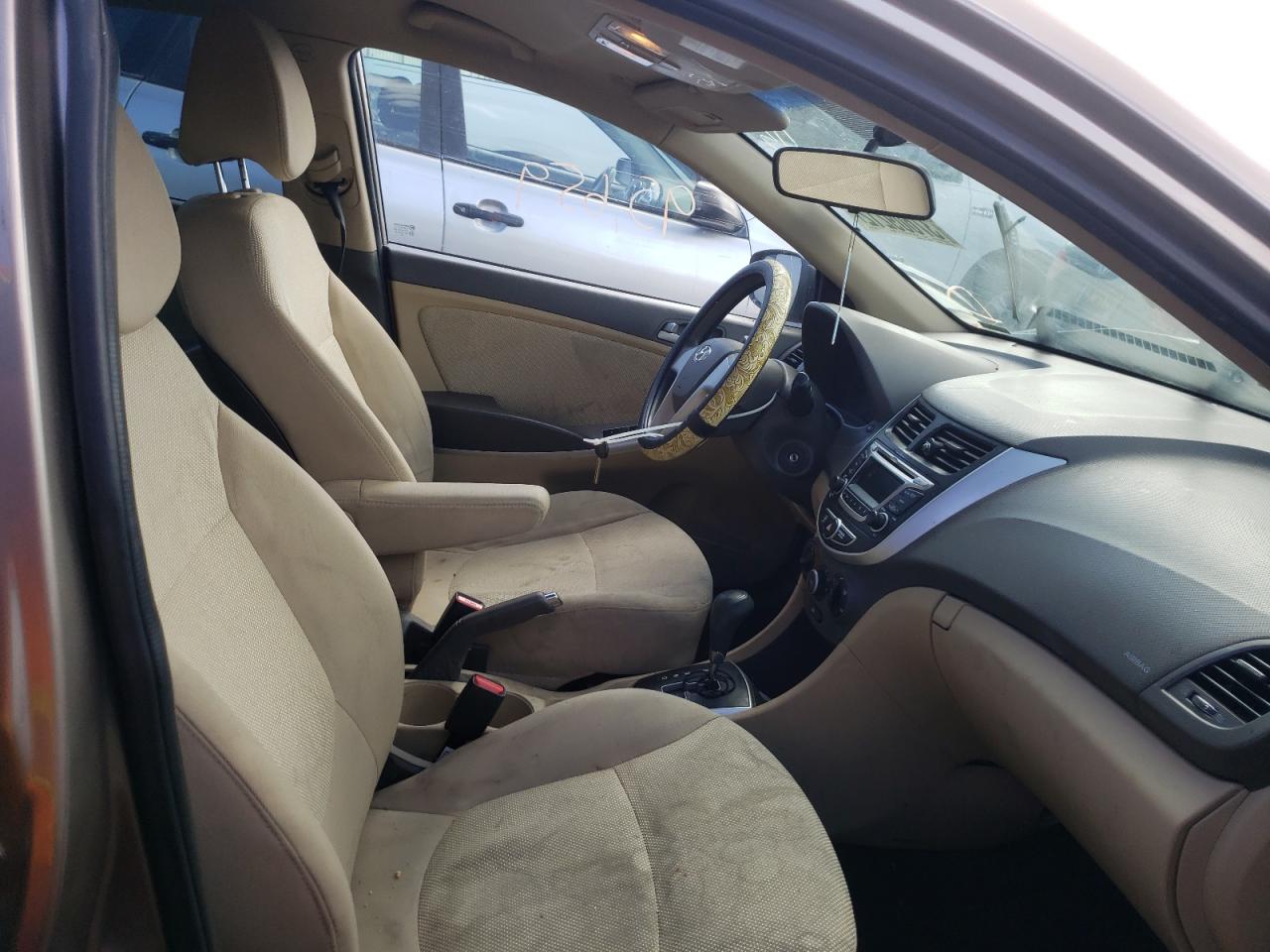 Photo 5 from auction – 2014 HYUNDAI ACCENT GLS with VIN KMHCT4AE1EU715757