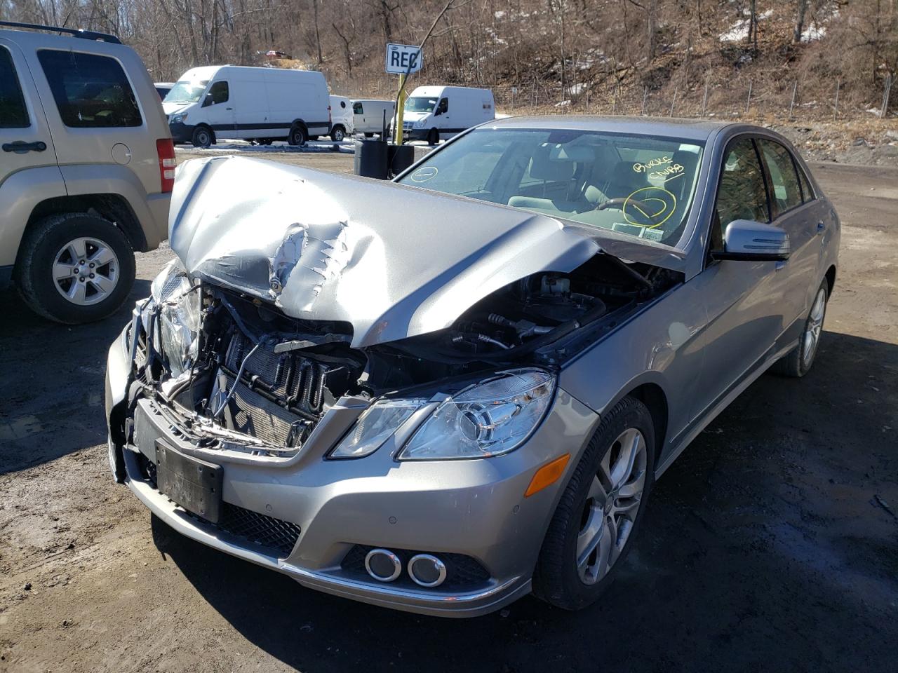 Photo 2 from auction – 2011 MERCEDES-BENZ E 350 4MAT with VIN WDDHF8HB4BA320074