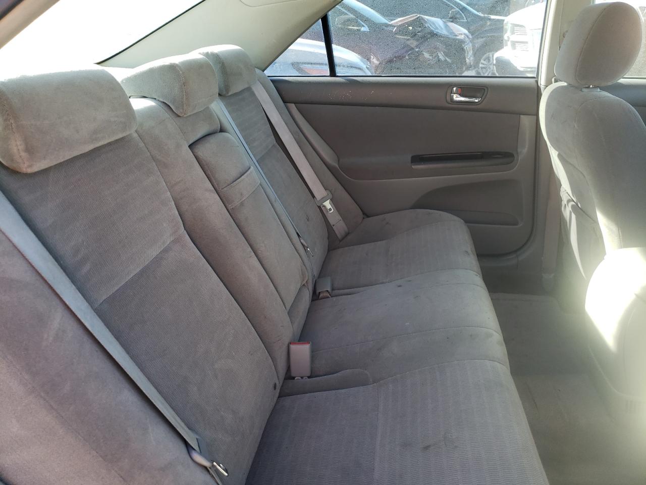 Photo 6 from auction – 2005 TOYOTA CAMRY LE with VIN JTDBE32K353018525