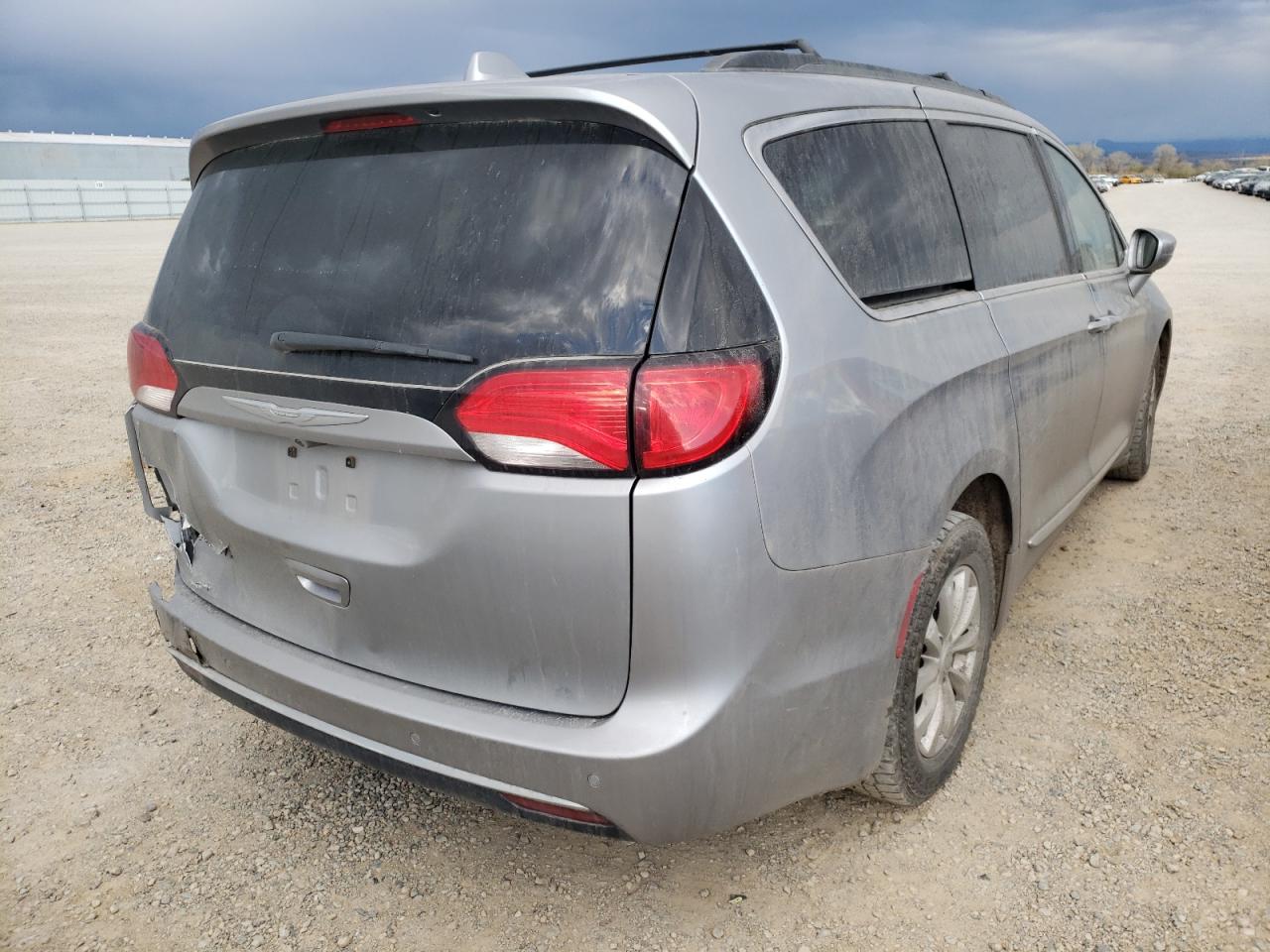 Photo 4 from auction – 2017 CHRYSLER PACIFICA T with VIN 2C4RC1BG1HR540442