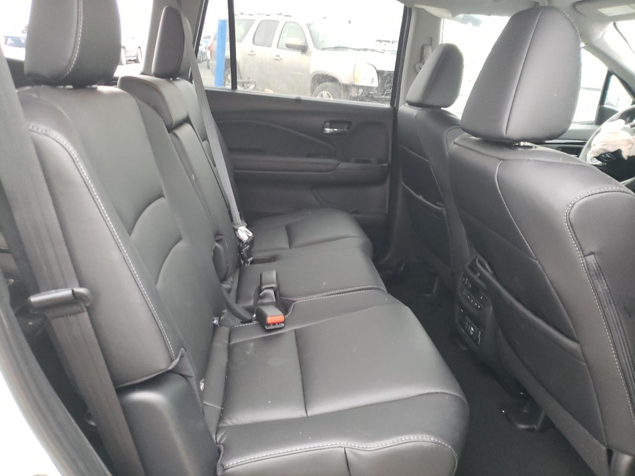 Photo 6 from auction – 2022 HONDA PILOT TOUR with VIN 5FNYF6H97NB016826