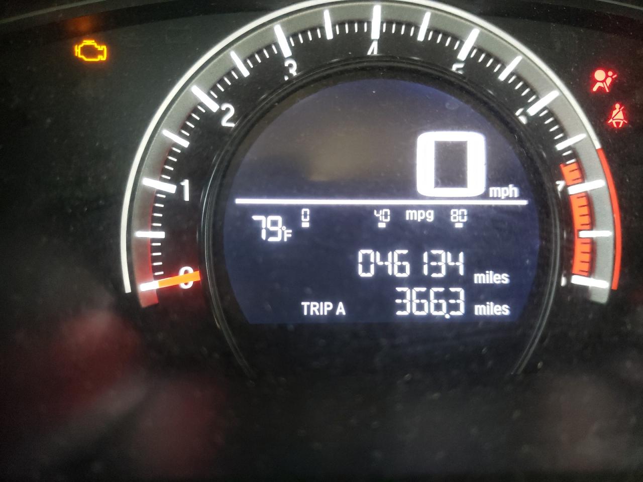 Photo 8 from auction – 2018 HONDA CIVIC LX with VIN 2HGFC2F58JH556121