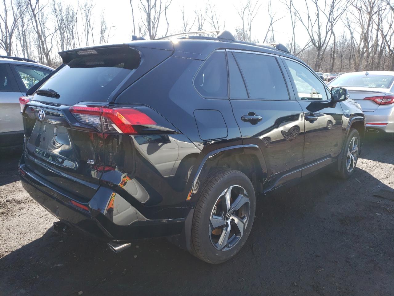 Photo 4 from auction – 2021 TOYOTA RAV4 PRIME with VIN JTMAB3FV5MD024828