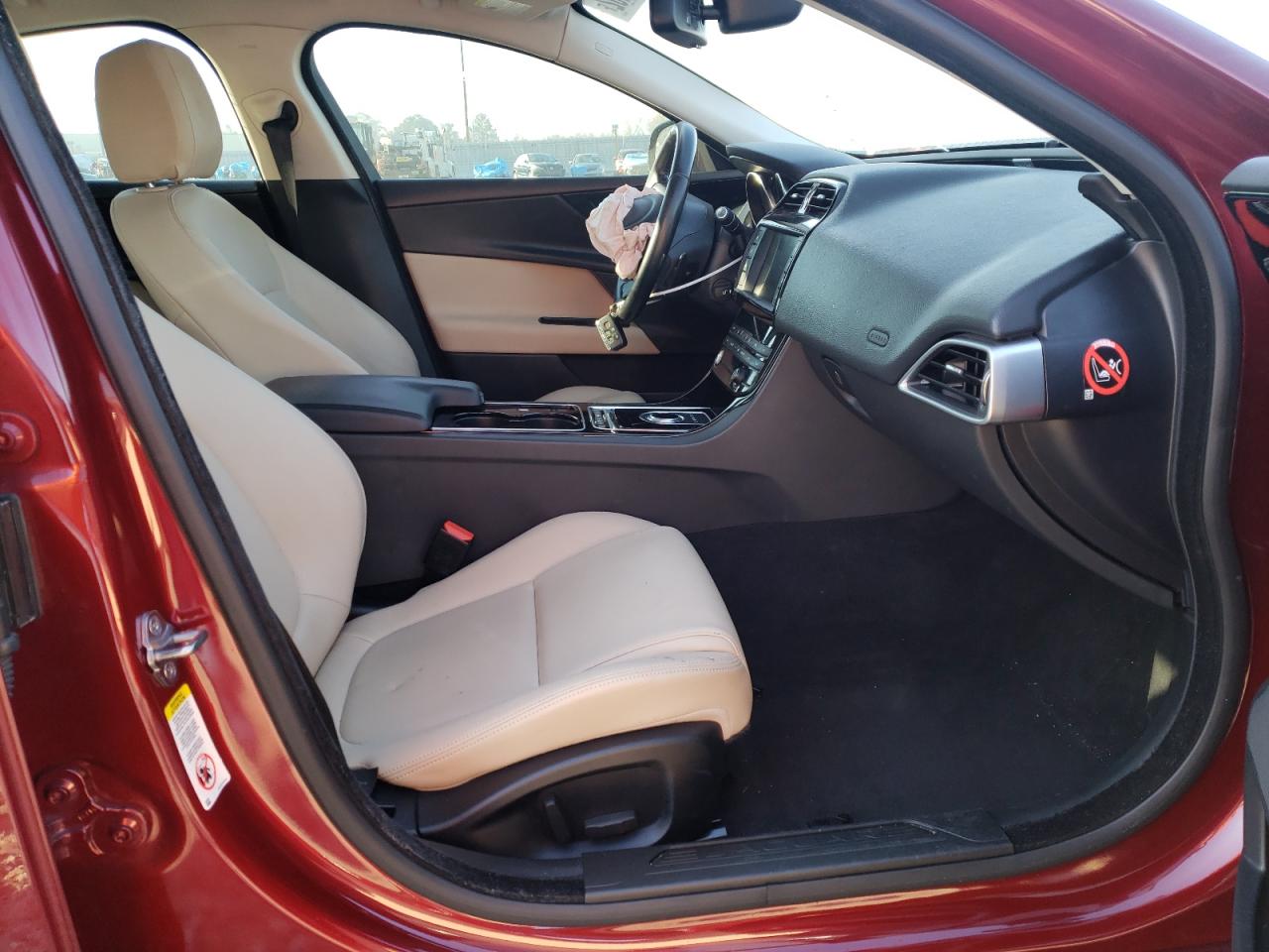 Photo 5 from auction – 2017 JAGUAR XE PREMIUM with VIN SAJAD4BG6HA956195