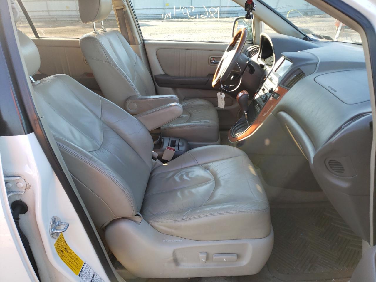 Photo 5 from auction – 2002 LEXUS RX 300 with VIN JTJHF10U020261963