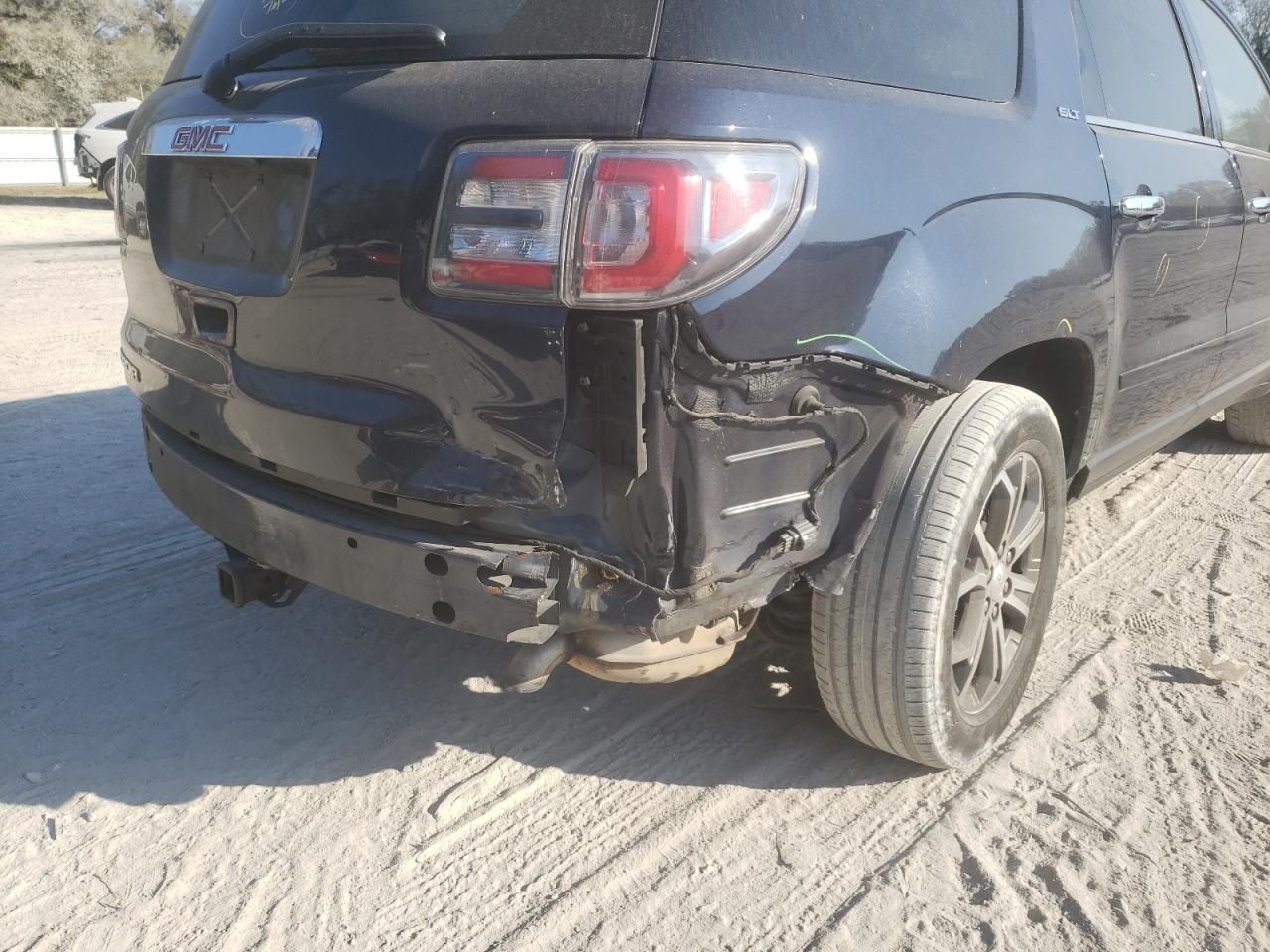 Photo 9 from auction – 2015 GMC ACADIA SLT with VIN 1GKKRRKDXFJ147369