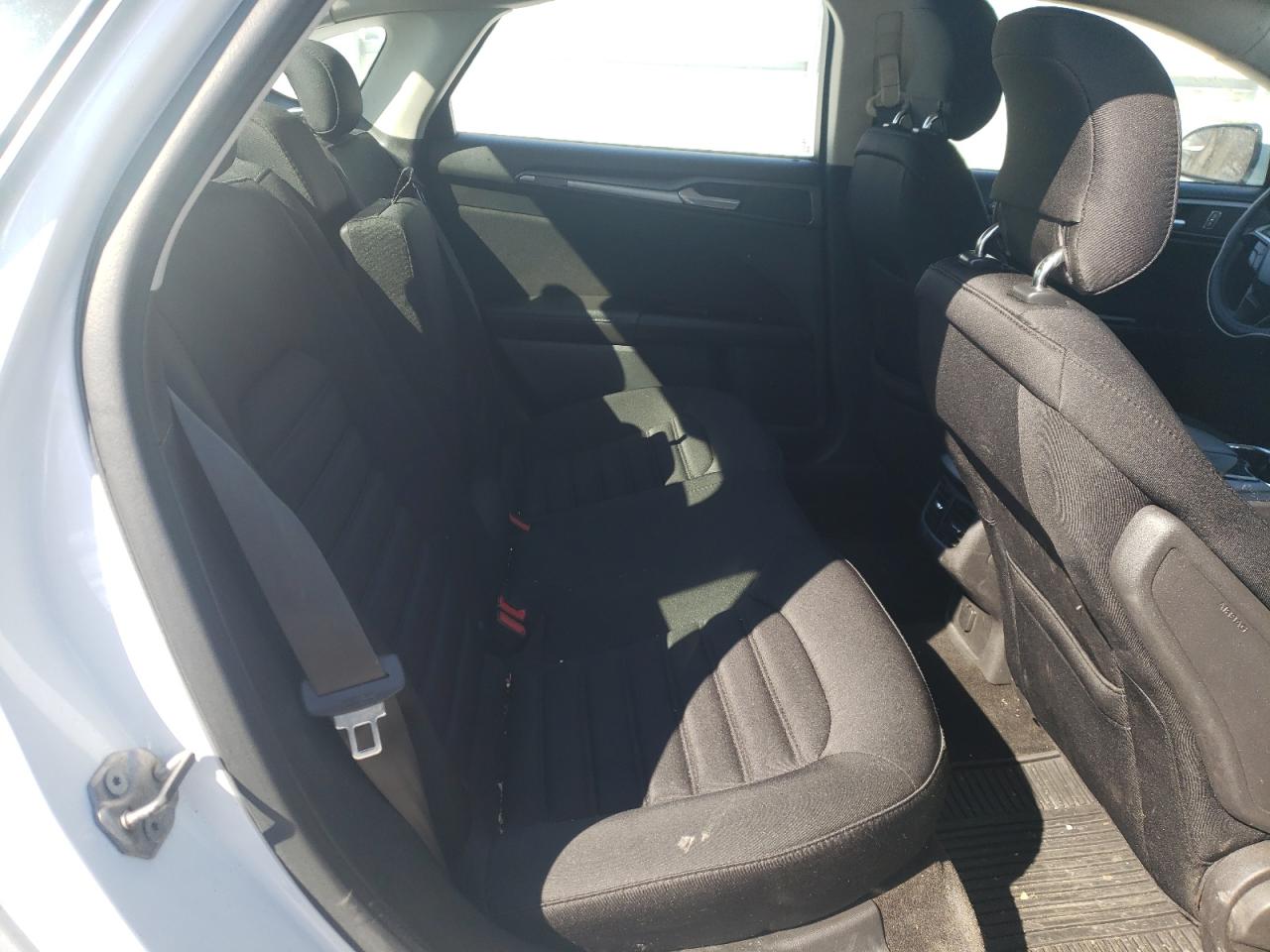 Photo 6 from auction – 2014 FORD FUSION SE with VIN 3FA6P0LU2ER367869