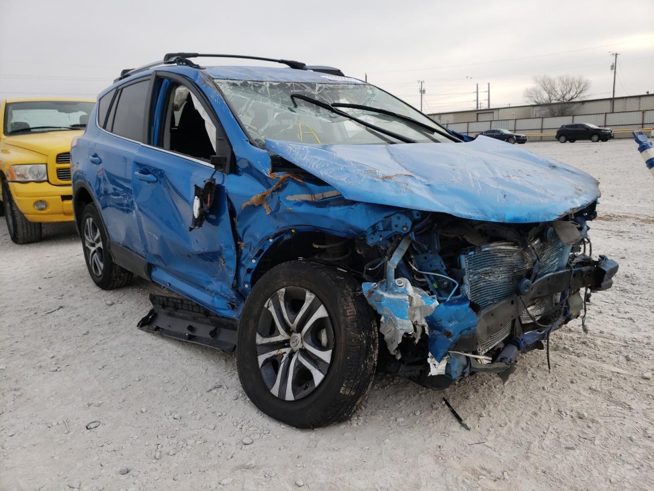 Photo 1 from auction – 2018 TOYOTA RAV4 LE with VIN JTMZFREV4JJ741276